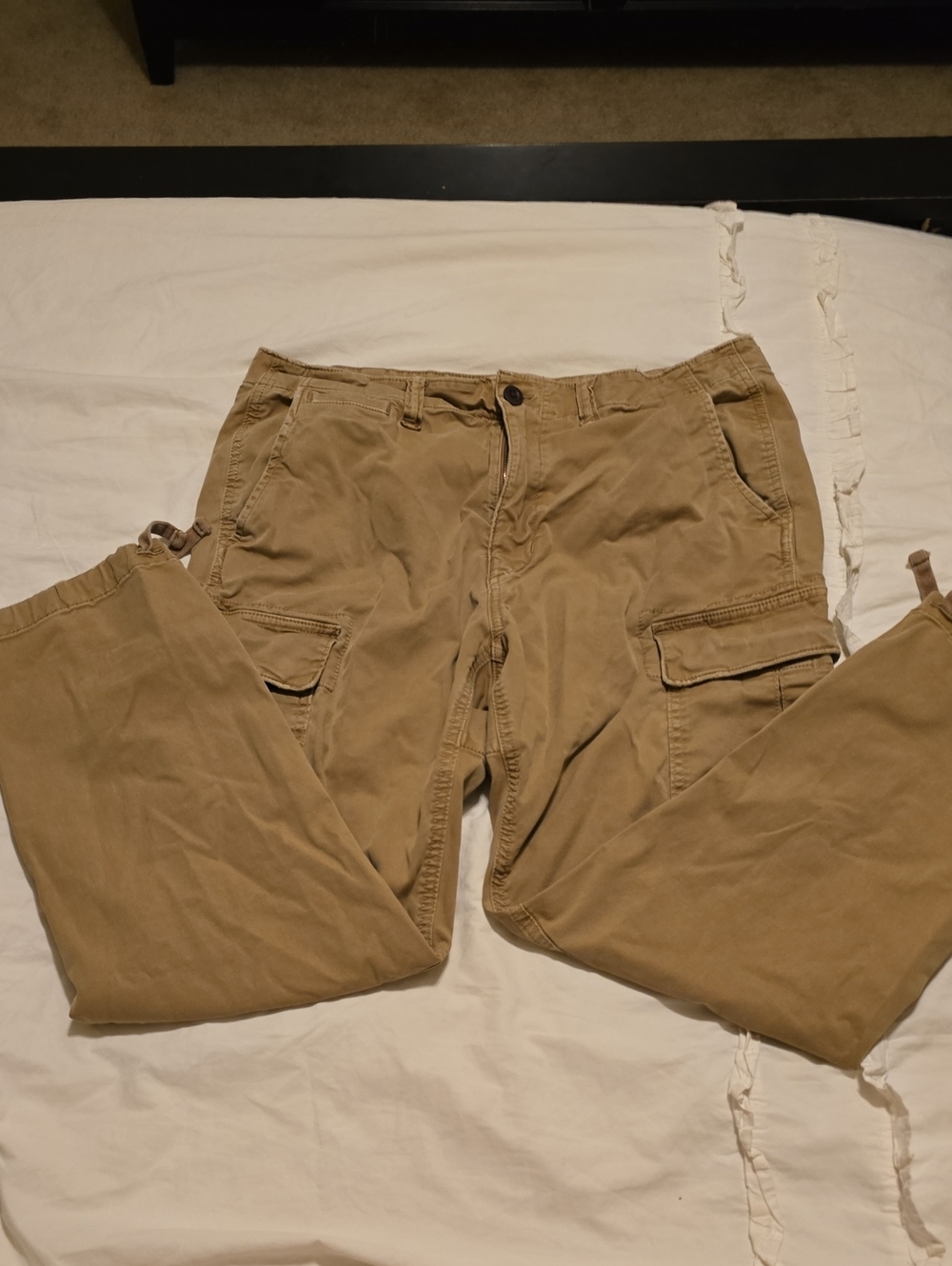 American Eagle Outfitters Tan Cargo Pants 33 × 30
